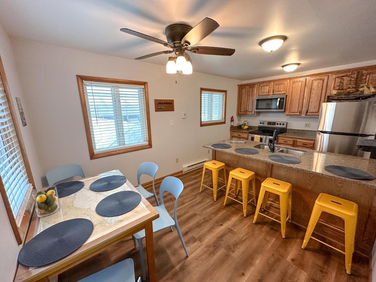 Fun Family Home Near Cedar Point Сандъски Екстериор снимка