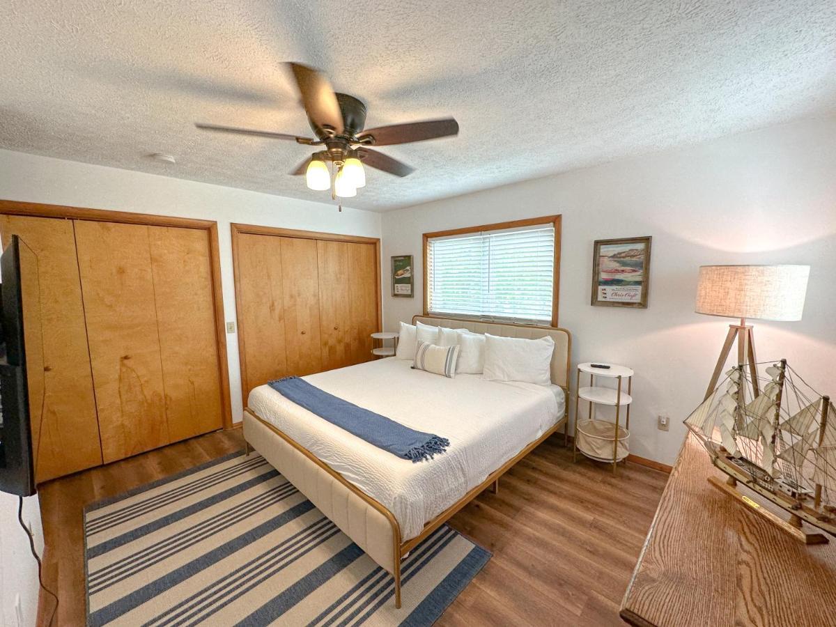 Fun Family Home Near Cedar Point Сандъски Екстериор снимка